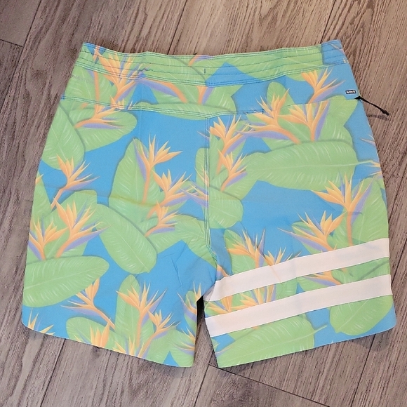 Hurley Blue and Green Floral Board Shorts - Picture 4 of 6